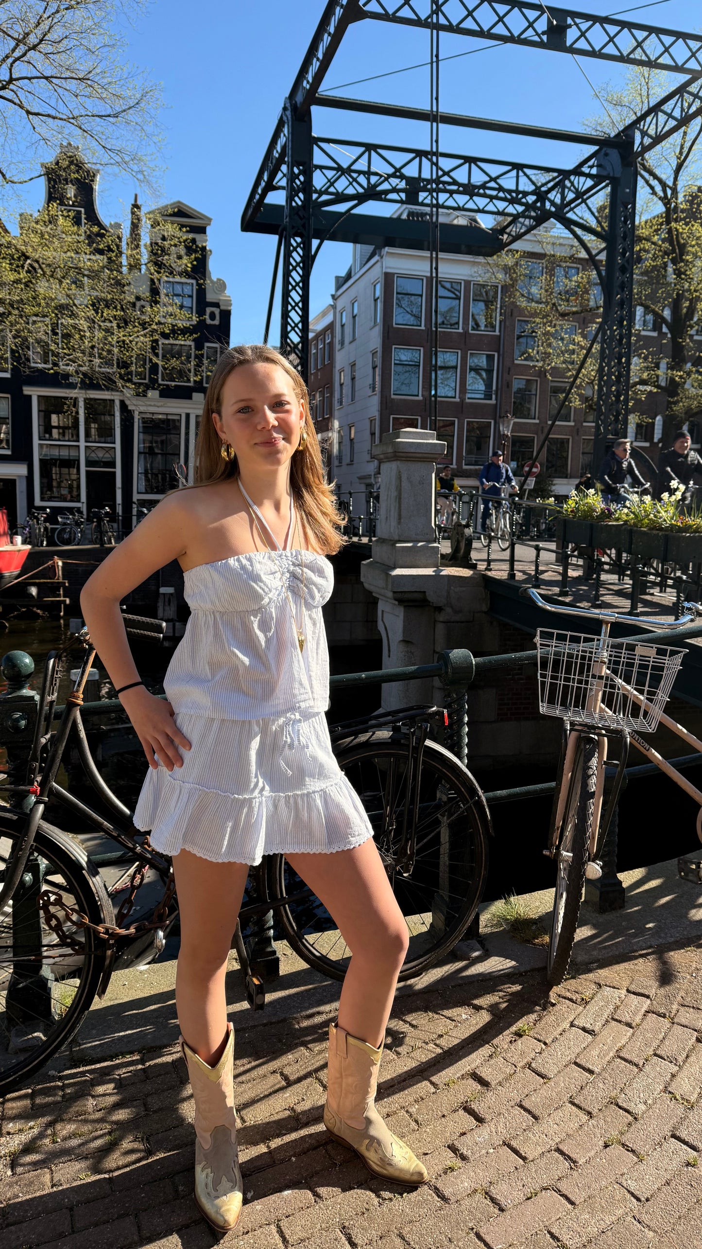 Isabella strapless of haltertop lichtblauw met wit gestreept